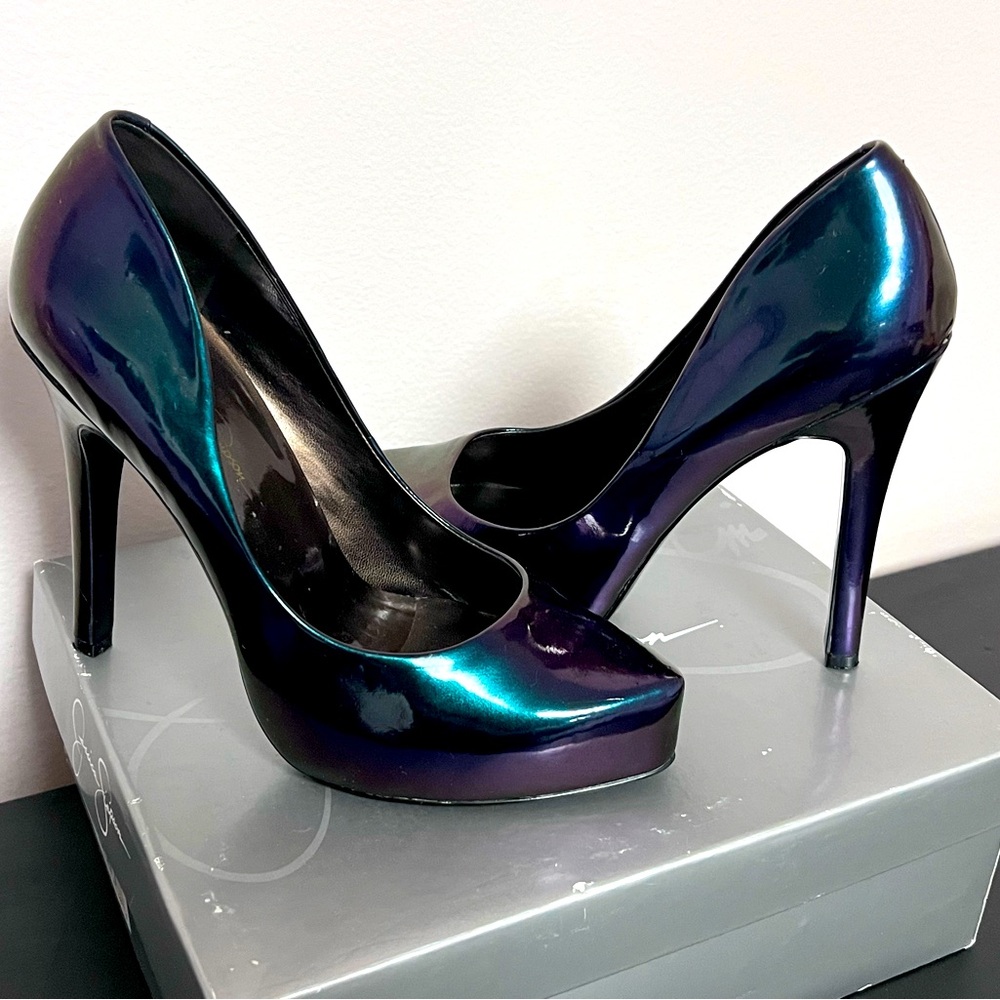 Gorgeous Jessica Simpson pumps